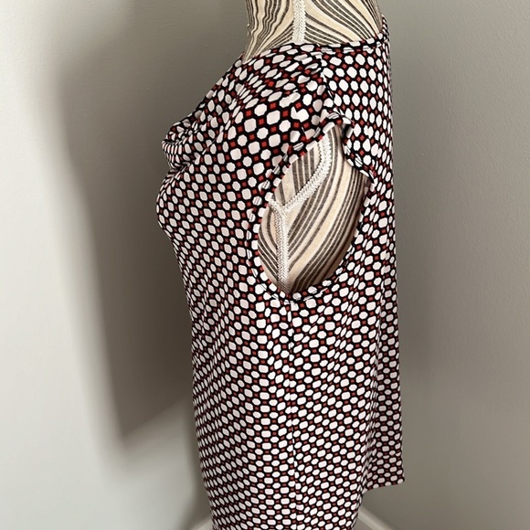 Banana Republic Sleeveless Top Size Large - Picture 3 of 6